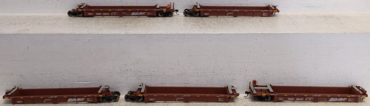Walthers 910-55641 HO BNSF Red Thrall Rebuilt 40' Well Car #238137 (Set of 5)