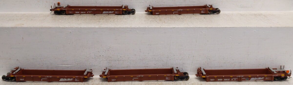 Walthers 910-55641 HO BNSF Red Thrall Rebuilt 40' Well Car #238137 (Set of 5)
