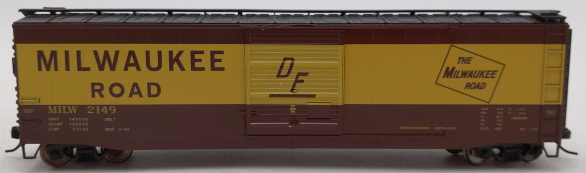 Rivarossi HR6584D HO Milwaukee Road 50' Sliding-Door Boxcar with Roofwalk #2149