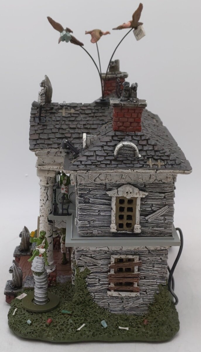 Lemax 75171 Spooky Town Dead Fraternity Ceramic Building EX/Box