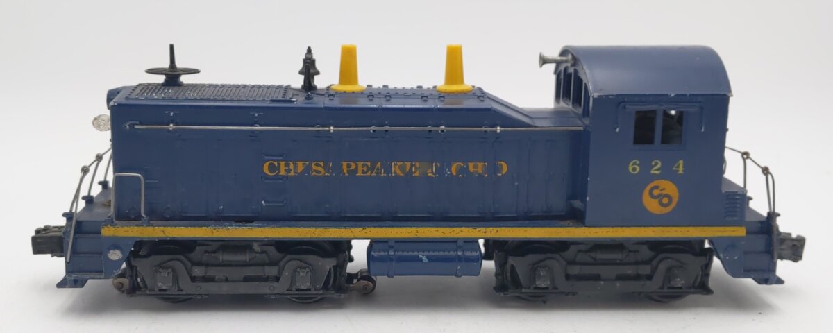 Lionel 624 Vintage O Chesapeake & Ohio NW-2 Powered Diesel Locomotive VG