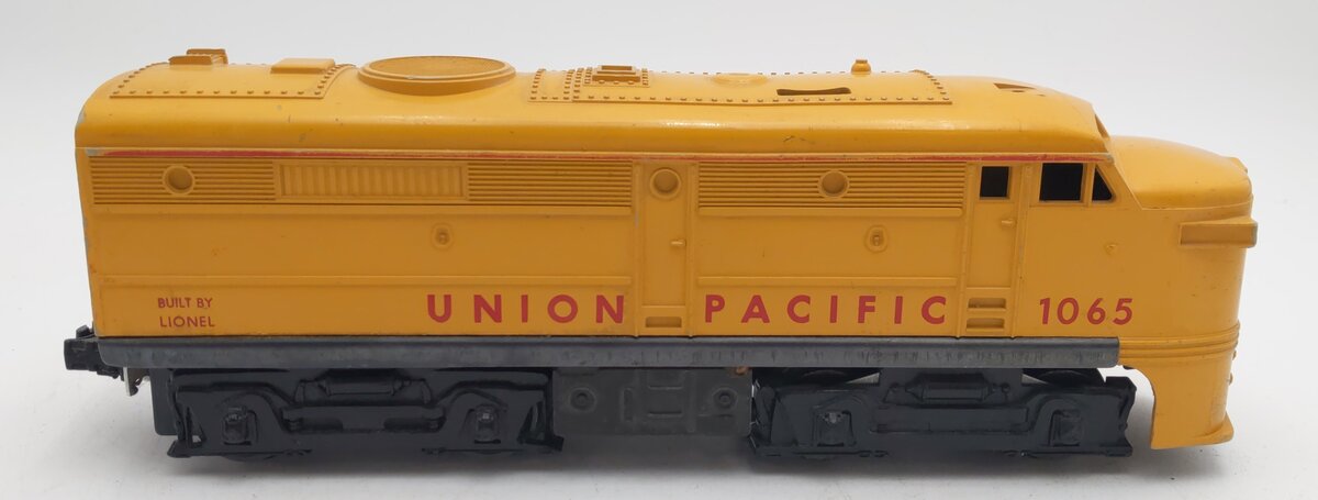 Lionel 1065 Vintage O Union Pacific Alco A Powered Diesel Locomotive VG