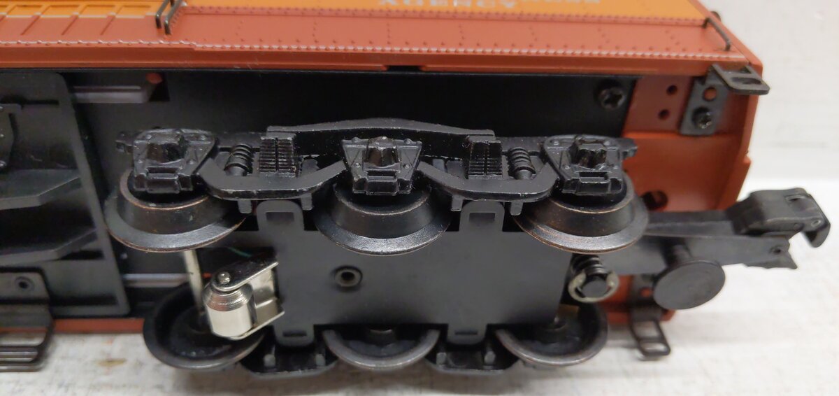 K-Line K88-5124 O Southern Pacific Daylight 18" Heavyweight RPO Car LN/Box