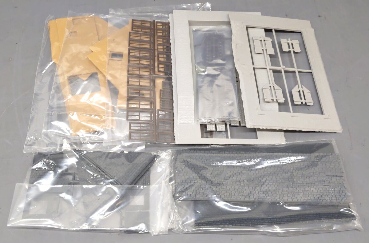 Lionel 6-62709 O and O27 Scale Rico Station Building Kit LN/Box