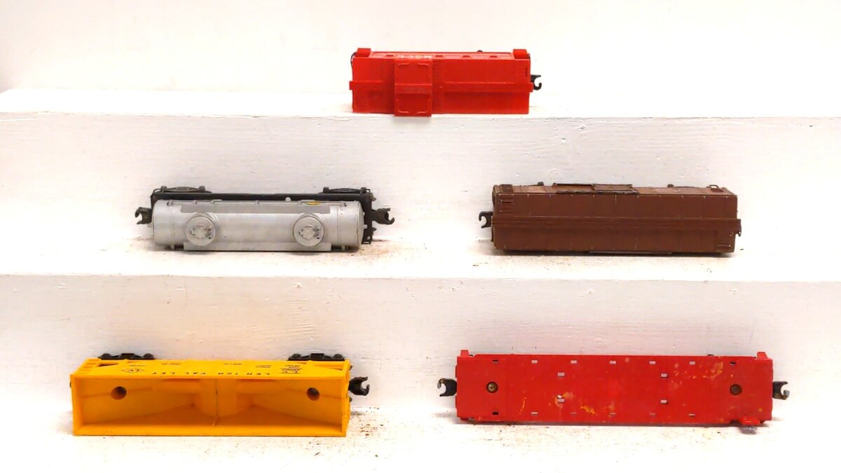 Lionel Vintage O Gauge Postwar Freight Cars: 6176, 6819, 6465, 6059, X6454 [5]