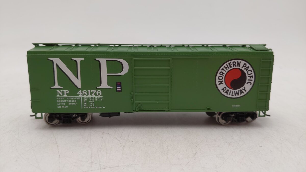 Bowser 42731 HO Northern Pacific 40' Boxcar RTR #48176