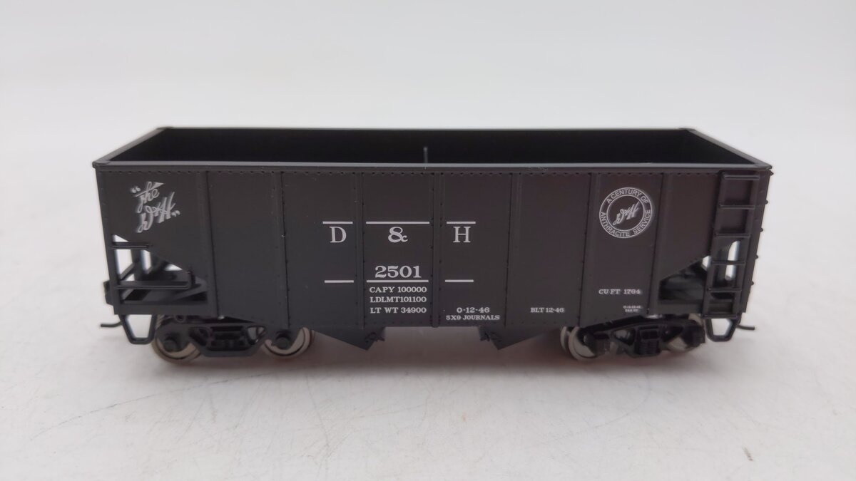 Bowser 42260 HO Delaware and Hudson 55-Ton Fishbelly Hopper #2501