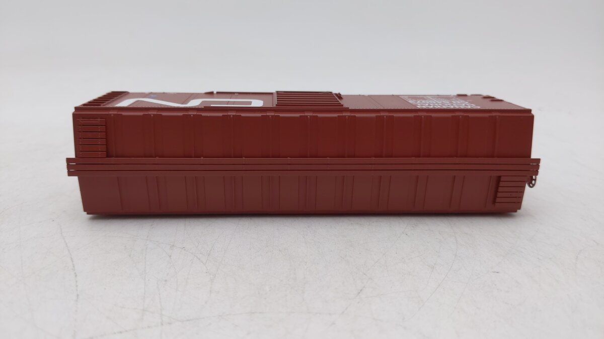 Bowser 42705 HO Canadian National 40' Boxcar RTR #548073