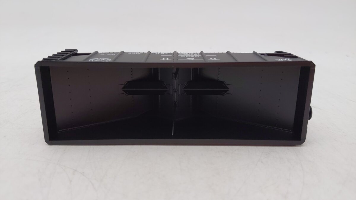 Bowser 42261 HO Delaware & Hudson 55-Ton Fishbelly Black Hopper Car #2520