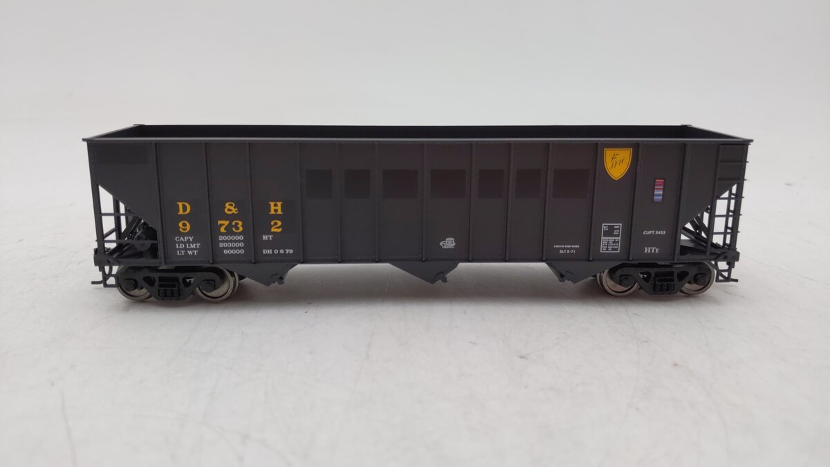 Bowser 42377 HO Delaware & Hudson ex Reading 100-Ton 3-Bay Open Hopper #9732