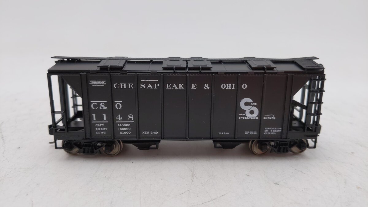 Bowser 42748 HO Chesapeake & Ohio 70t 2-Bay Covered Hopper #1148