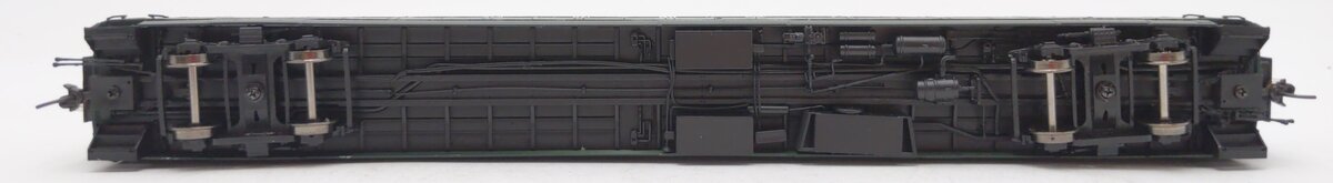 Rapido Trains 109117 HO New Haven 10-Window Coach, Full Skirt #8206