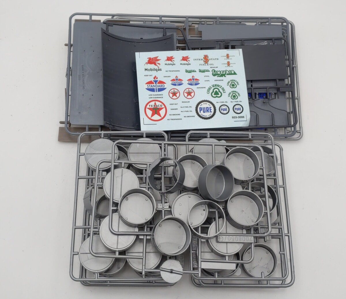 Walthers 933-3006 HO Interstate Fuel & Oil Company Structure Kit EX/Box