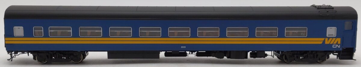 Rapido Trains 100246 HO VIA CN Super Continental Line(TM) Coach #5533