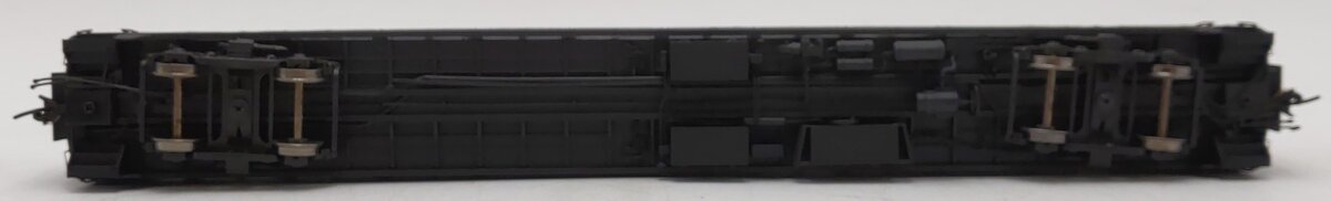 Rapido Trains 109031 HO New Haven 10-Window Coach #8209