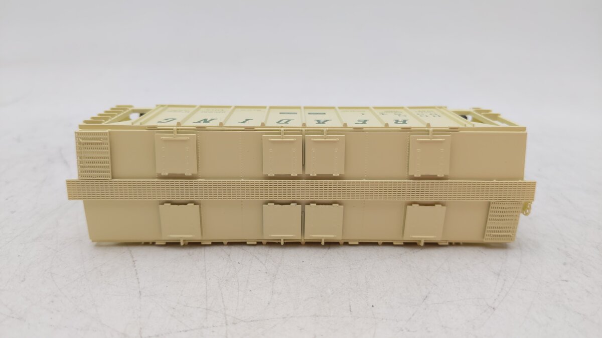 Bowser 42767 Ho Reading 70t 2-Bay Covered Hopper #93541
