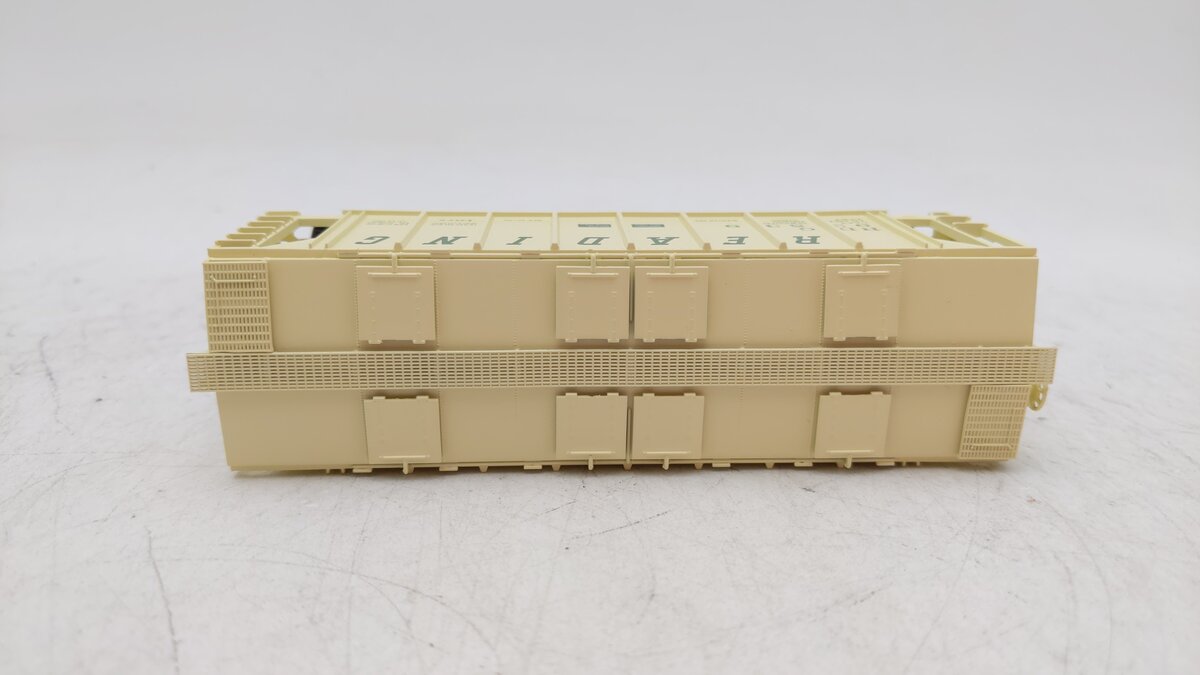 Bowser 42766 Ho Reading 70t 2-Bay Covered Hopper #93539