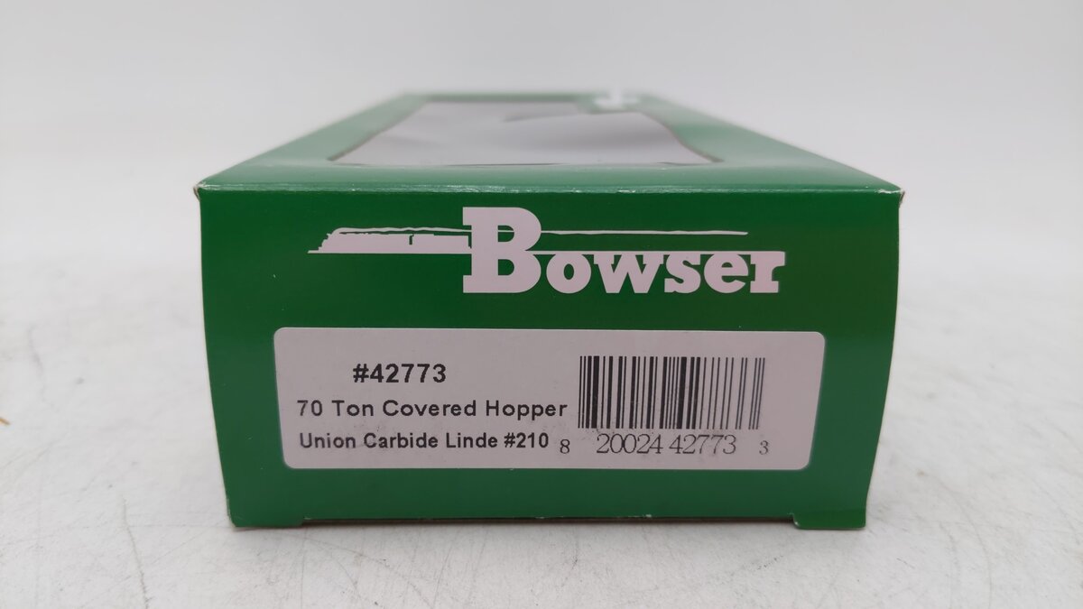Bowser 42773 HO Union Carbide Linde 70-Ton 2-Bay Covered Hopper RTR #210
