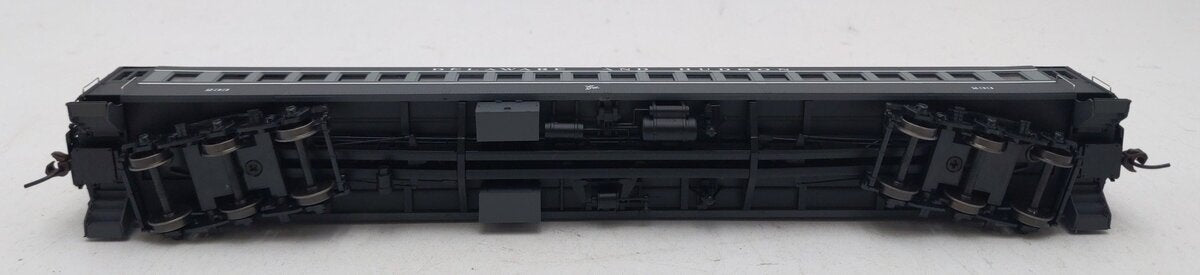 Atlas 20001694 HO Scale Delaware & Hudson Heavyweight Coach #233