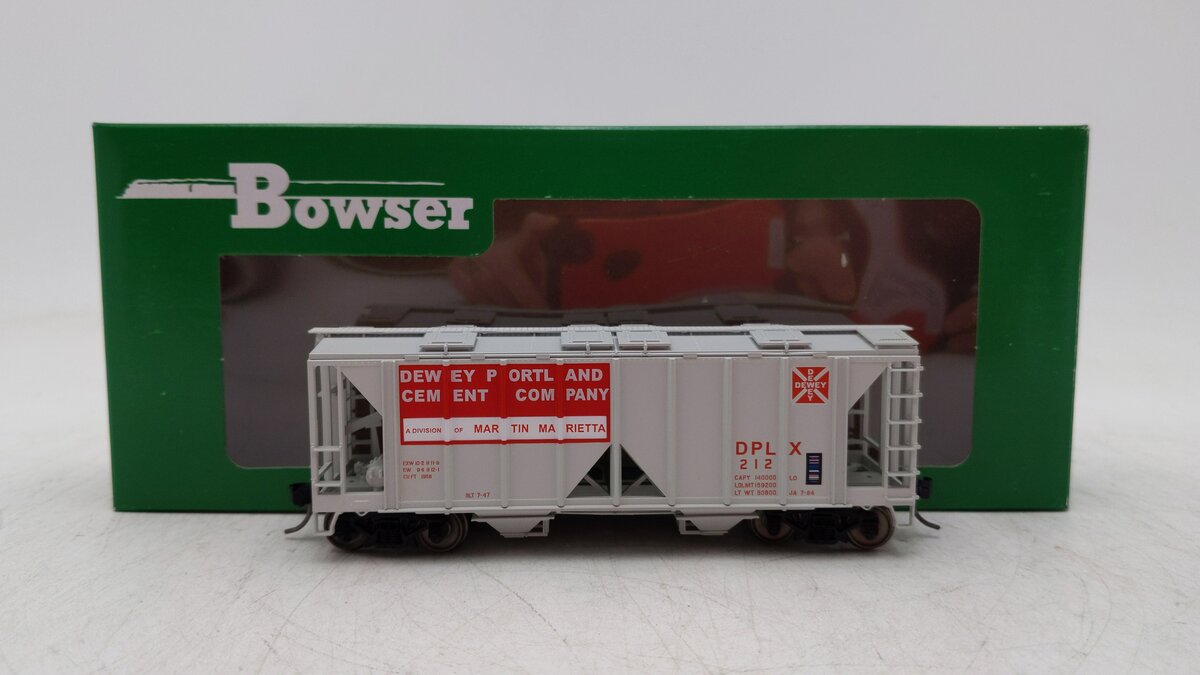 Bowser 42752 HO Dewey Portland Cement 70-Ton 2-Bay Covered Hopper #212