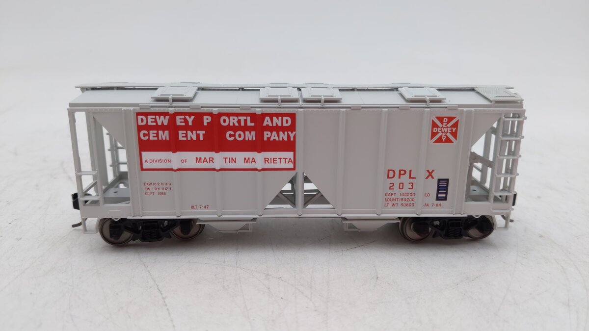 Bowser 42750 HO Dewey Portland 70t 2-Bay Covered Hopper #203