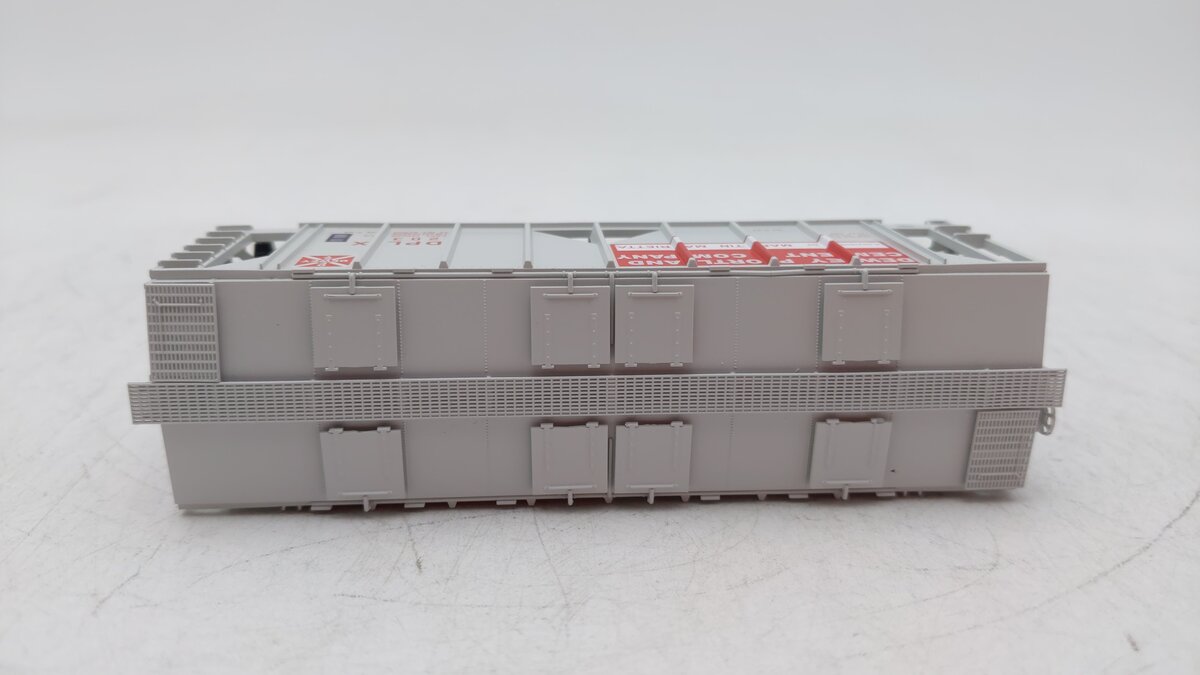 Bowser 42750 HO Dewey Portland 70t 2-Bay Covered Hopper #203