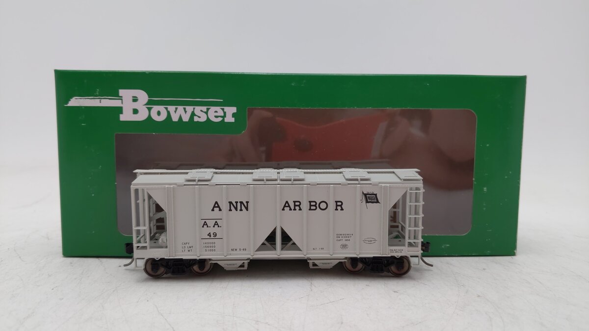 Bowser 42743 HO Ann Arbor 70-Ton 2-Bay Covered Hopper Ready-To-Run #49