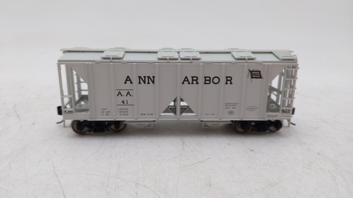 Bowser 42742 HO Ann Arbor 70-Ton 2-Bay Covered Hopper Ready-To-Run #41