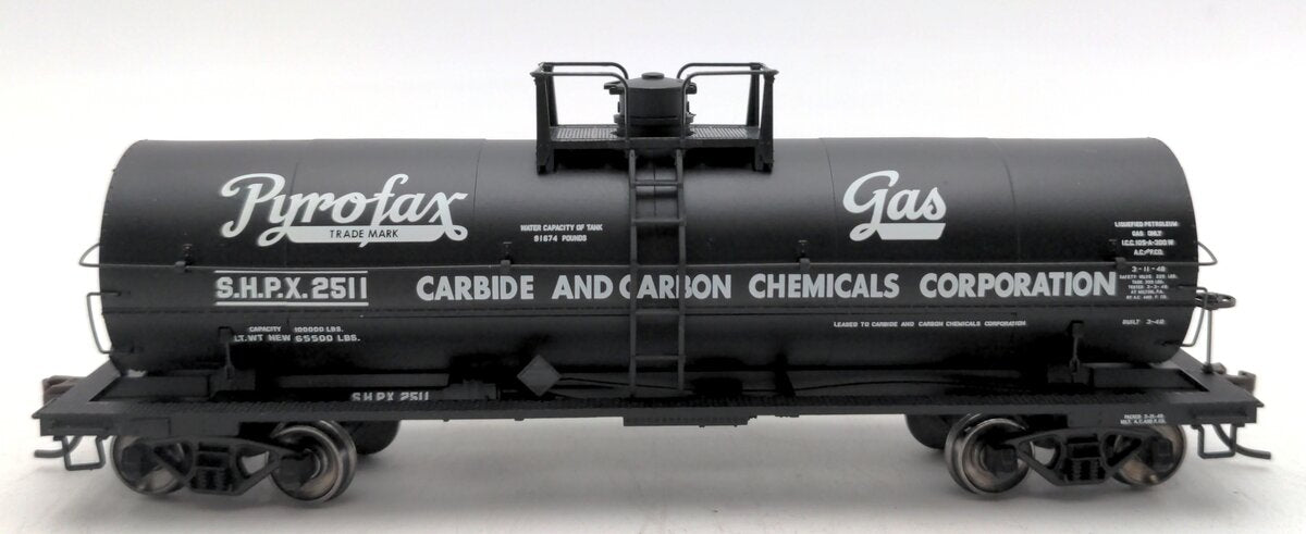 Atlas 20003744 HO Pyrofax Gas SHPX 11,000-Gallon Tank Car with Platform #2511