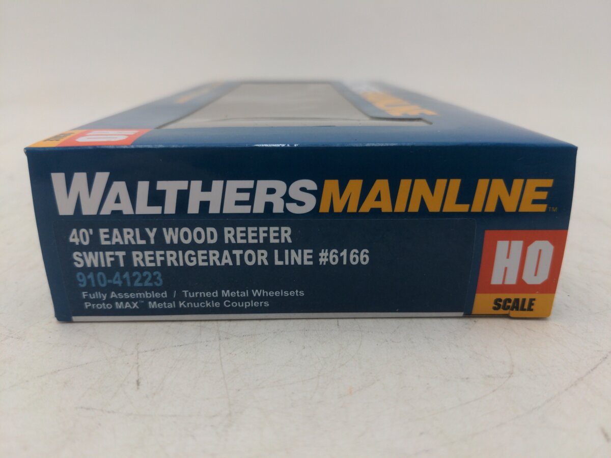 Walthers 910-41223 HO Swift 40' Early Wood Refrigerator Line Car # 166 Assembled