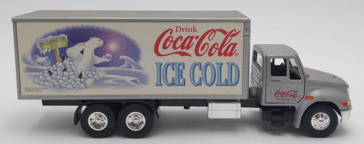 K-Line K872-009 1:48 Coca-Cola Delivery Truck Polar Bear Snowballs Die Cast EX/Box