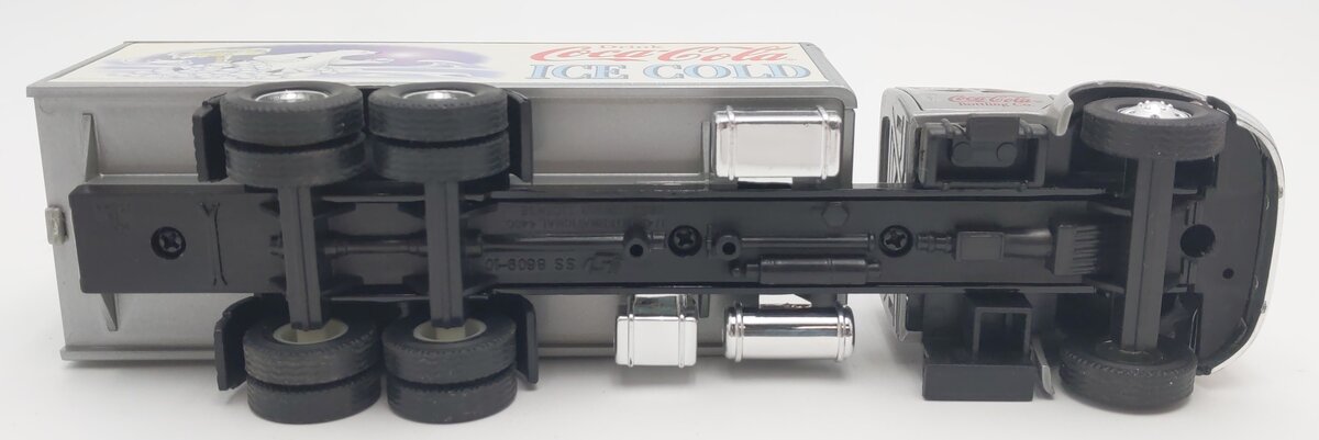 K-Line K872-009 1:48 Coca-Cola Delivery Truck Polar Bear Snowballs Die Cast EX/Box