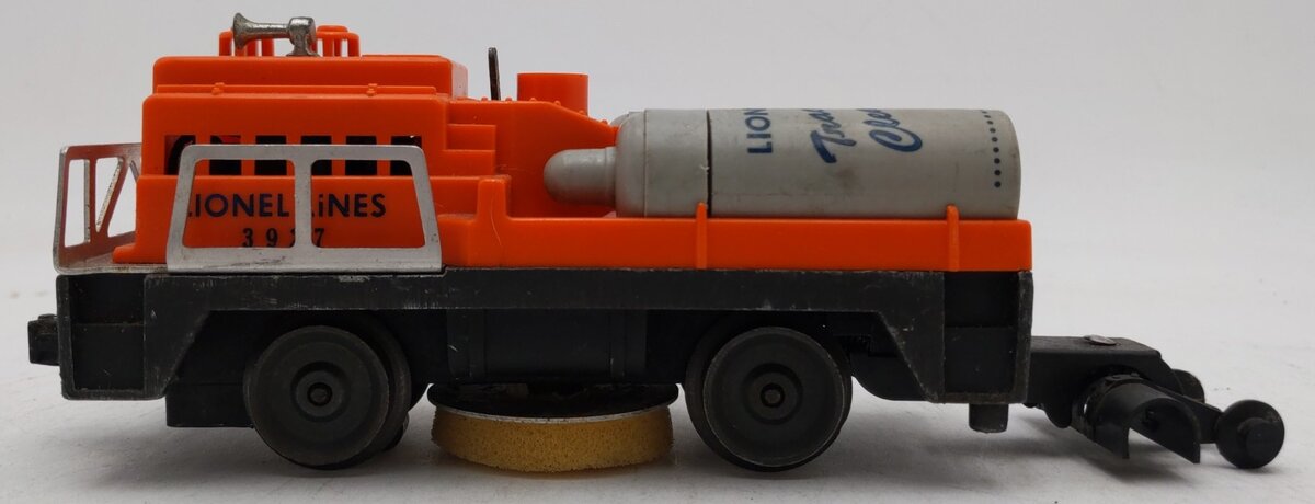 Lionel 3927 O Vintage Postwar Motorized Track Cleaner Car #3927 VG