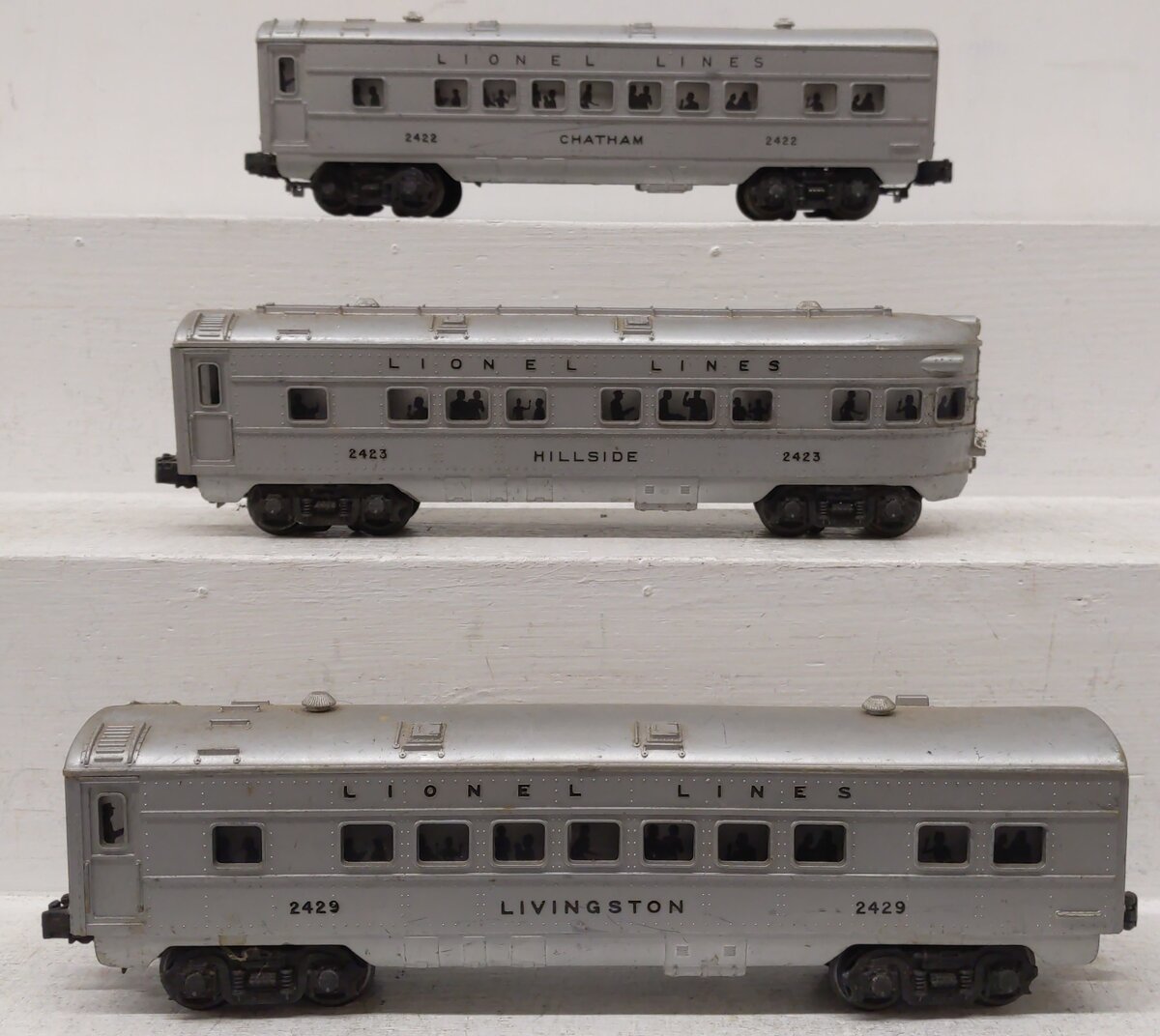 Lionel Vintage O Lionel Lines Lighted Passenger Cars #2422/2423/2429 VG