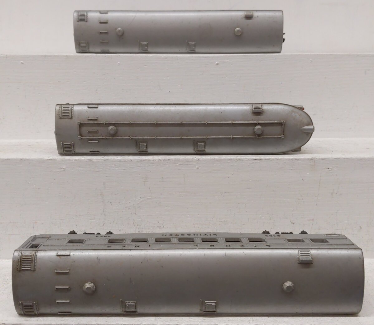 Lionel Vintage O Lionel Lines Lighted Passenger Cars #2422/2423/2429 VG