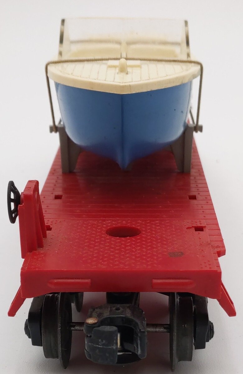 Lionel 6801-75 Vintage O Flatcar with Blue & White Boat VG/Box