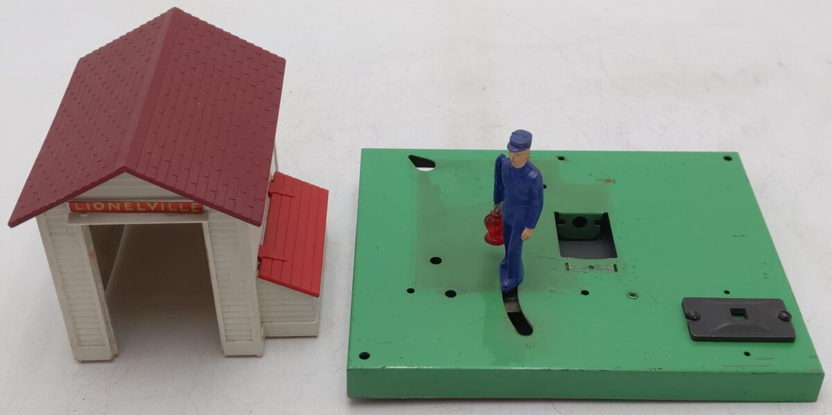 Lionel 145 Vintage O Gauge Operating Gateman/Box