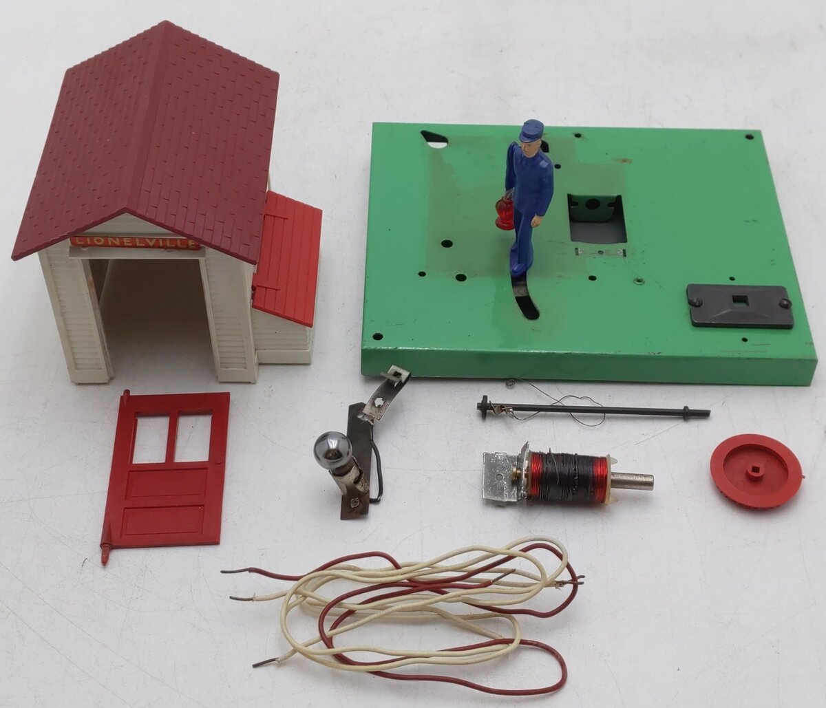 Lionel 145 Vintage O Gauge Operating Gateman/Box