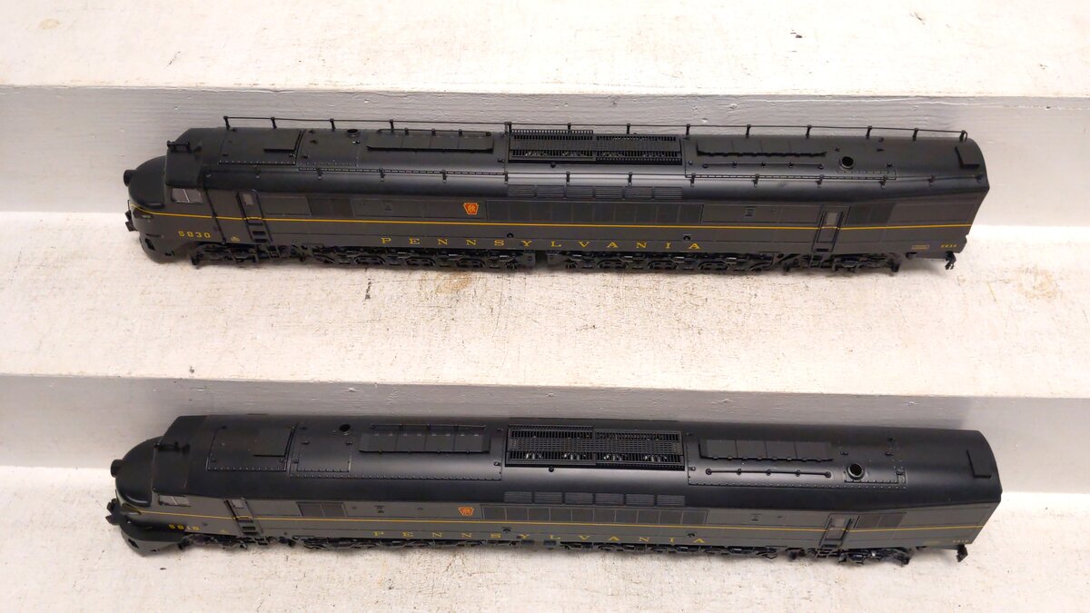 Lionel 6-34683 O VISIONLINE PRR Centipede AA Diesel Locomotive Set #5830/5818