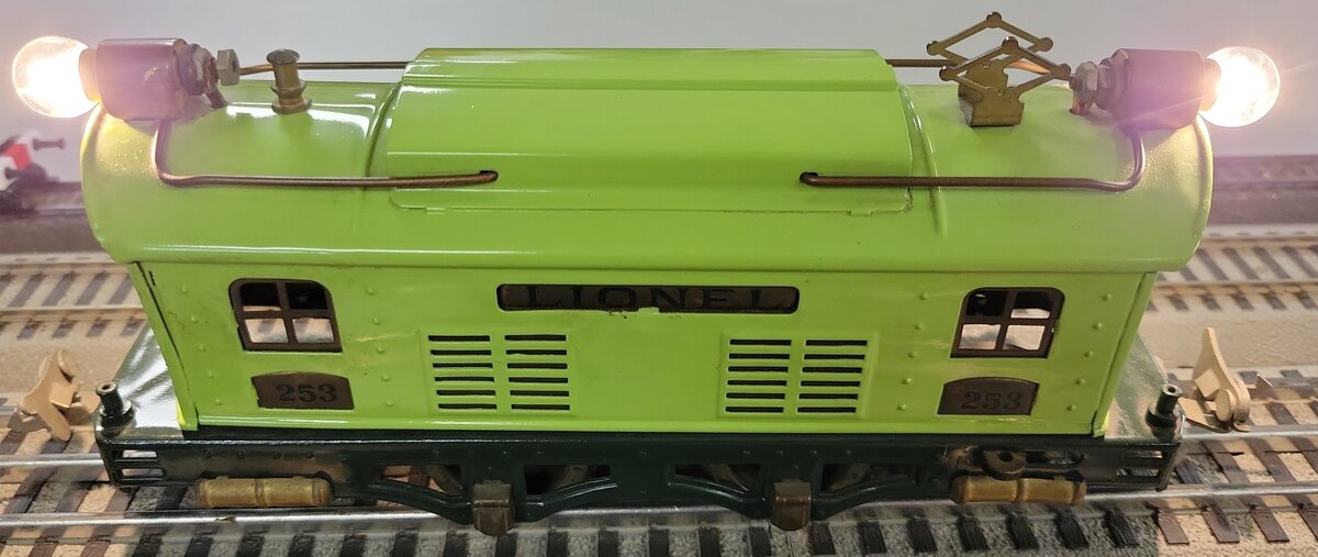 Lionel 253 Vintage O Prewar Green Tinplate Electric Locomotive