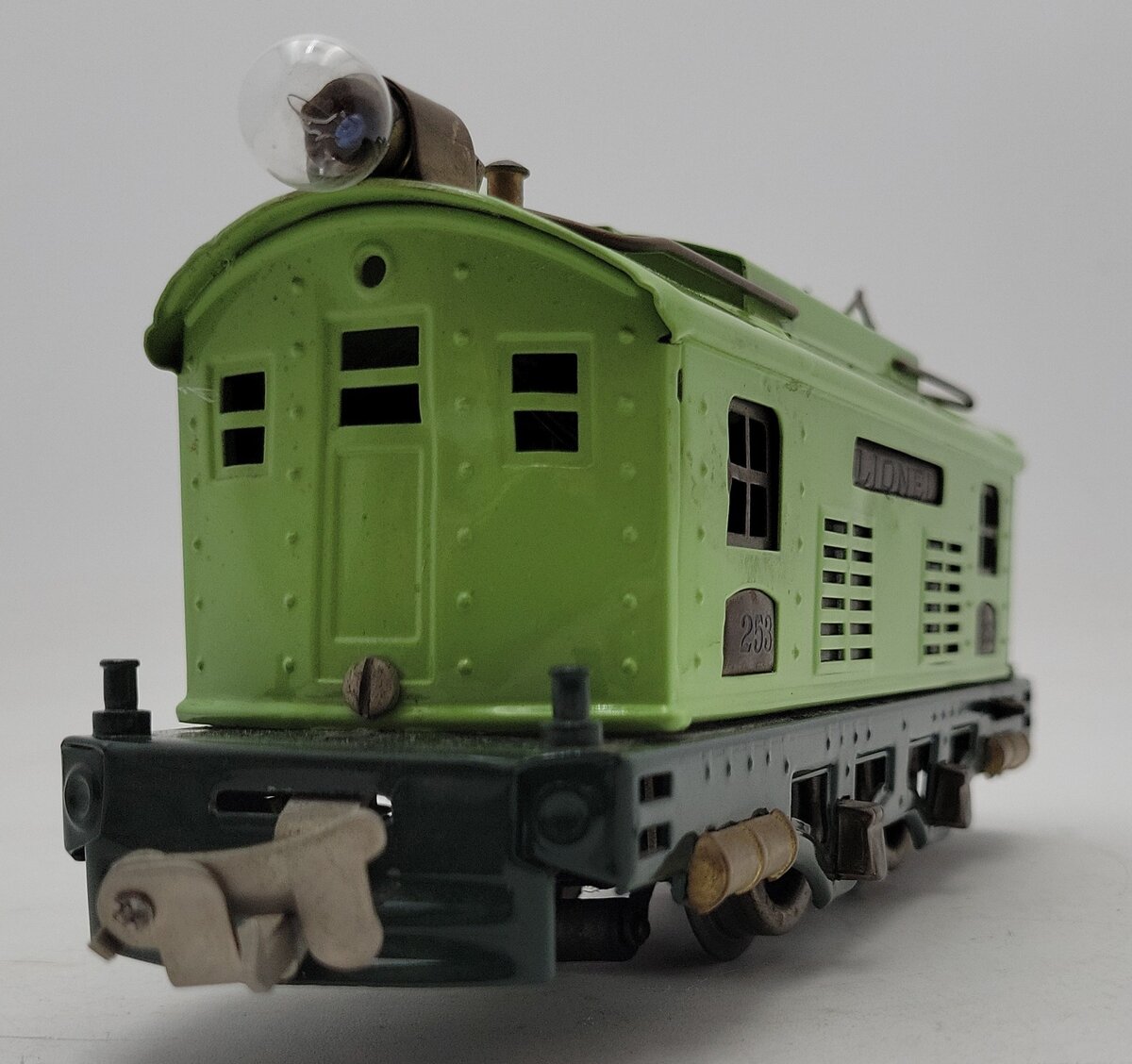 Lionel 253 Vintage O Prewar Green Tinplate Electric Locomotive