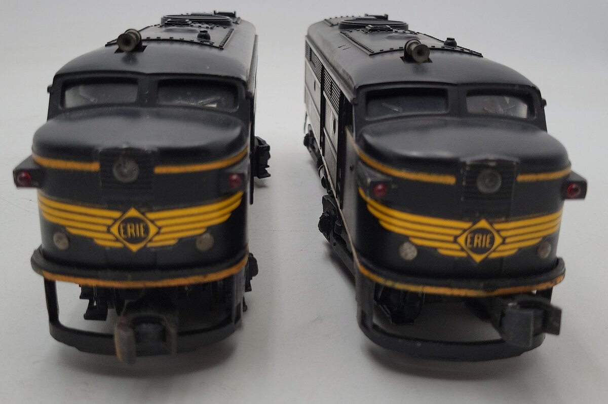 Lionel 2032 Vintage O Erie Alco AA Diesel Locomotive Set VG/Box
