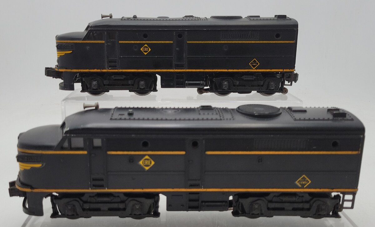 Lionel 2032 Vintage O Erie Alco AA Diesel Locomotive Set VG/Box