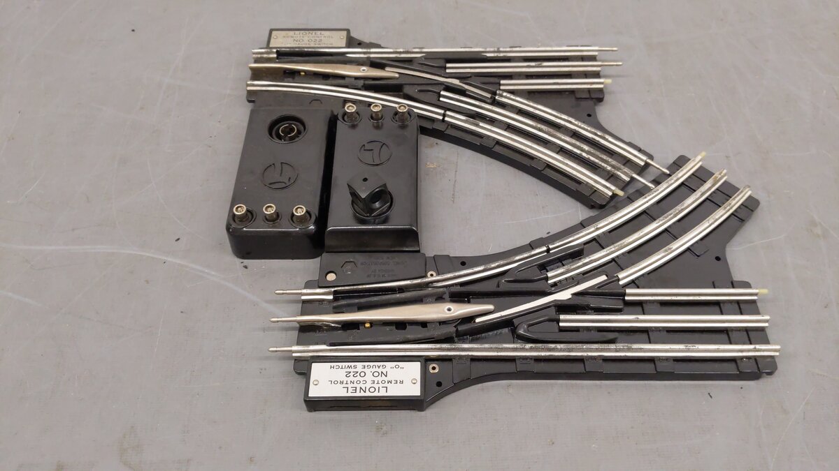 Lionel O22 Vintage O Left-Hand & Right-Hand Remote Control Switches (Pair of 2) VG