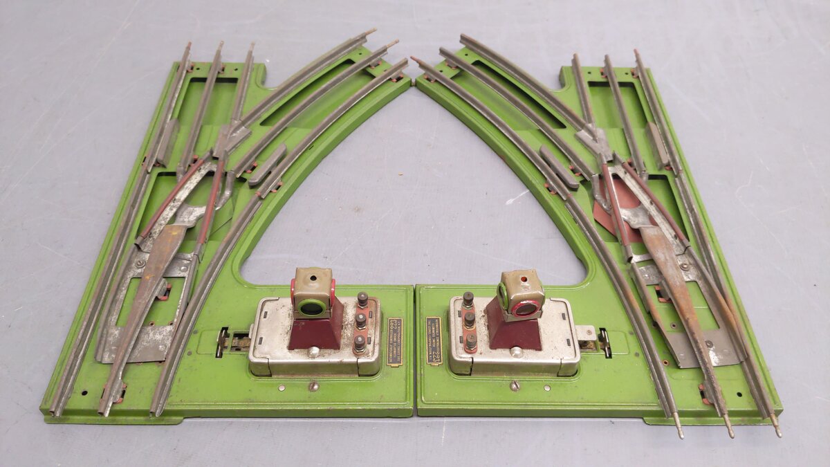 Lionel 223 Vintage Standard Gauge Left-Hand & Right-Hand Remote Switches - Pair VG