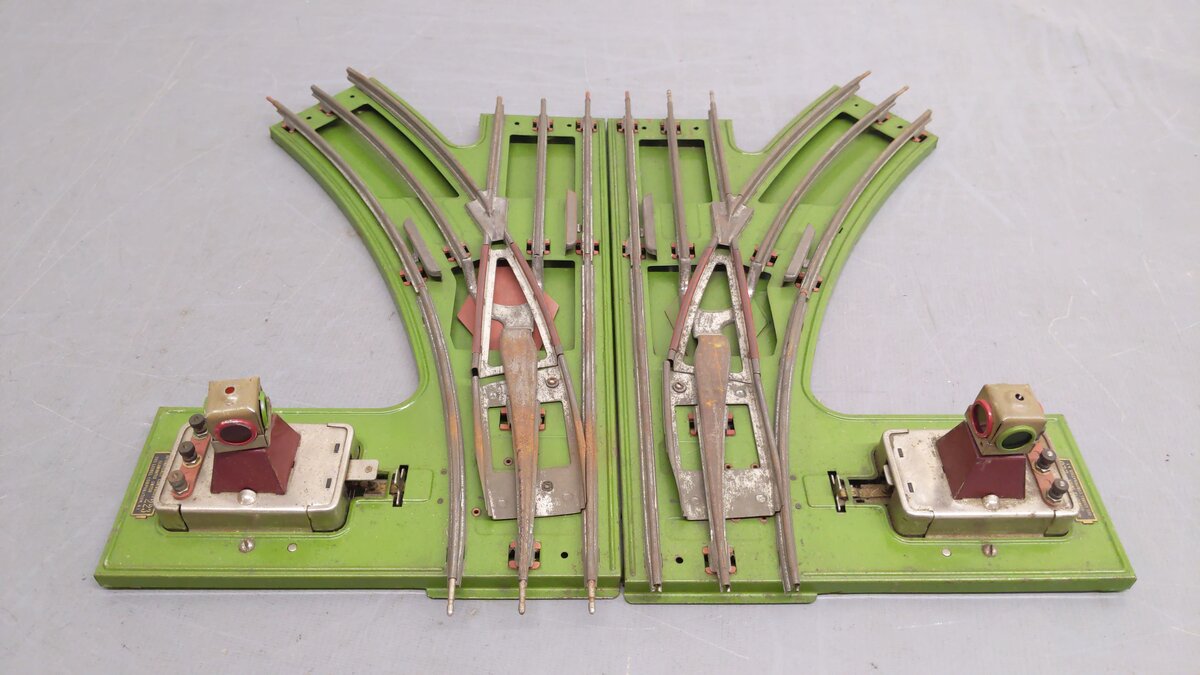 Lionel 223 Vintage Standard Gauge Left-Hand & Right-Hand Remote Switches - Pair VG