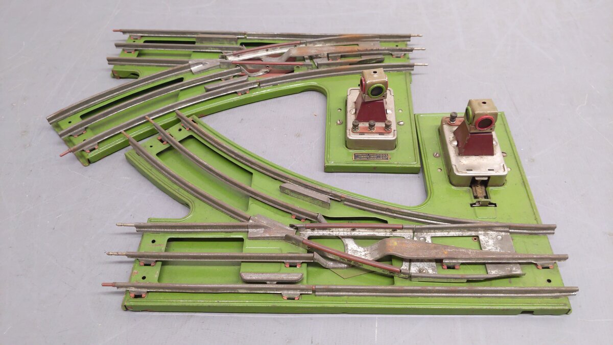 Lionel 223 Vintage Standard Gauge Left-Hand & Right-Hand Remote Switches - Pair VG