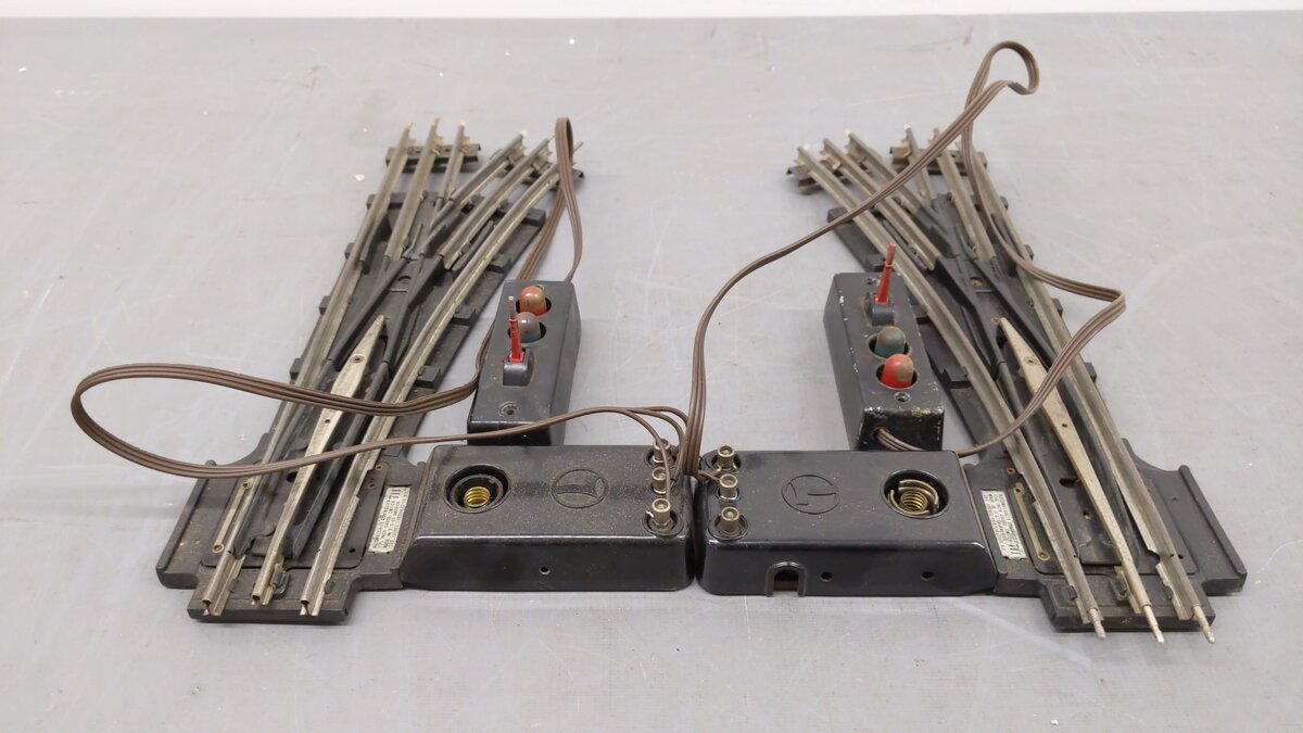Lionel 711 Vintage O Prewar Left-Hand & Right-Hand Remote Switch Pair VG