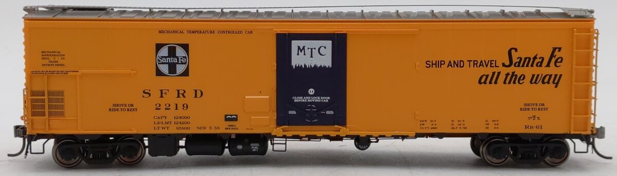 Rapido Trains 156009A HO SF Chief Slogan RR-61 Mechanical Reefer #2219