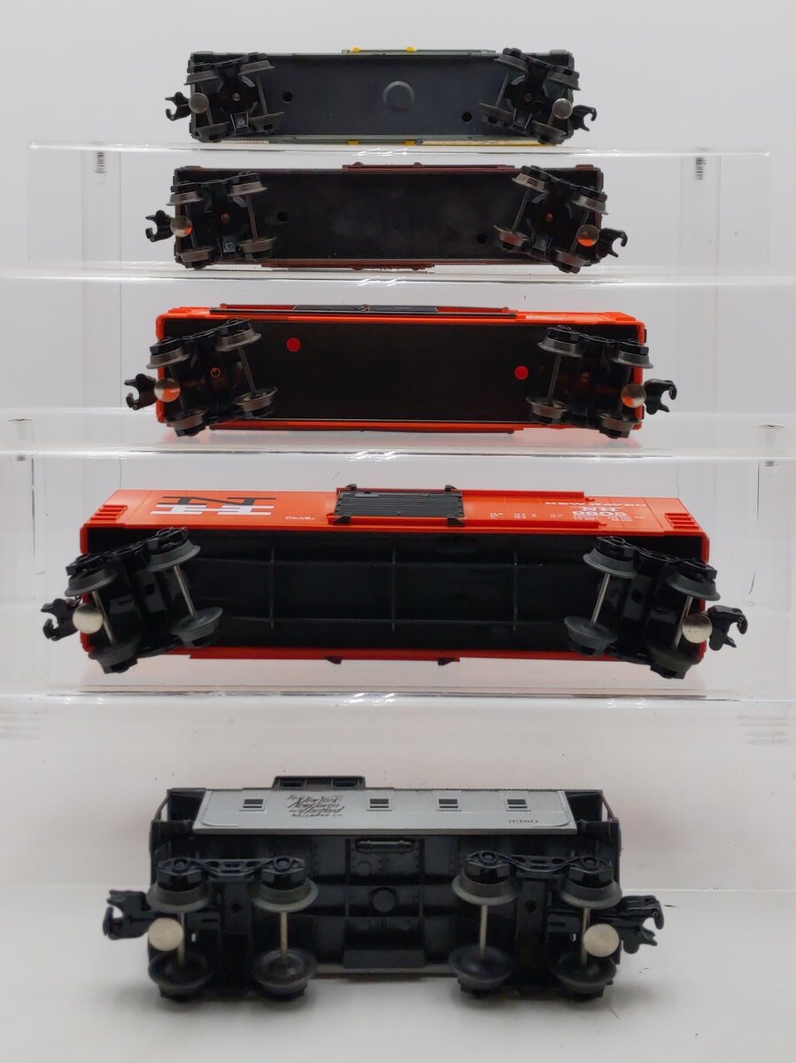 Assorted Lionel O NH, CV, & RUT Freight Cars: 9380, 9605, 9710, 9719, & 9737 [5] EX